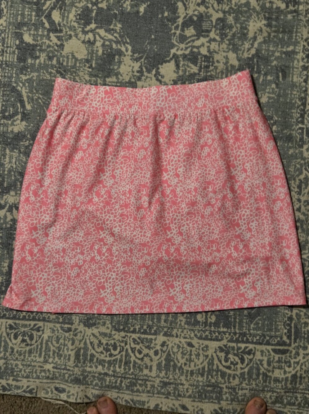 Small pink & white flower print athletic skort by crown & ivy no pockets